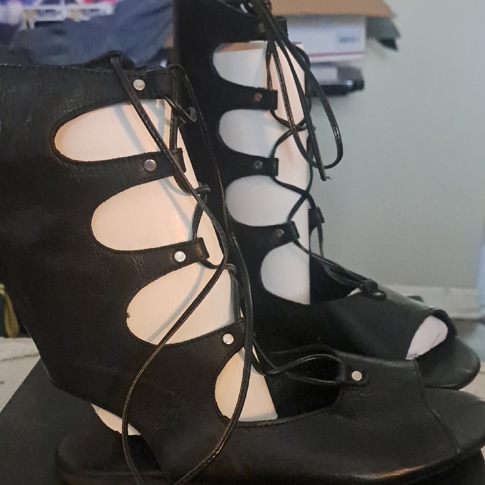 NEW GLADIATOR FLATS